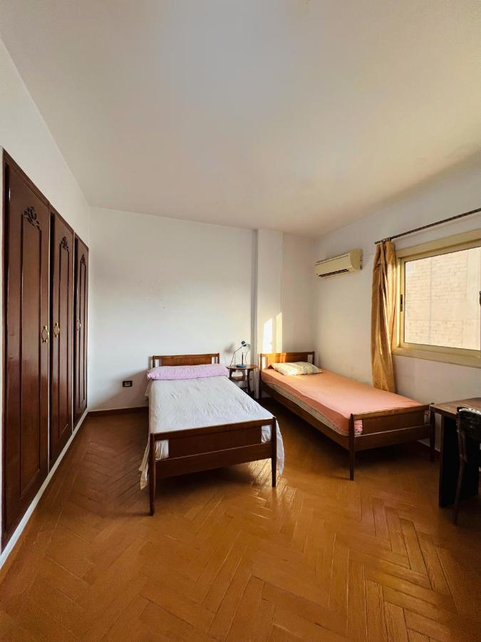 Guest house Sunny Besides Auc Downtown *